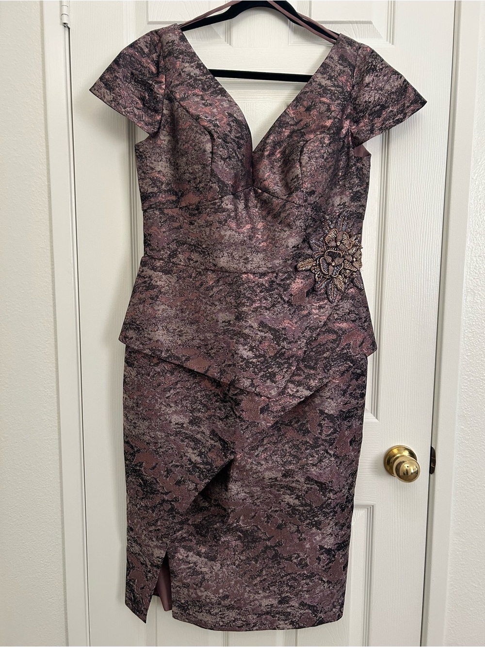 Feriani Couture 20103 Dusty Mauve Floral Jacquard V-Neck Midi Dress | Size 14 - Picture 2 of 11